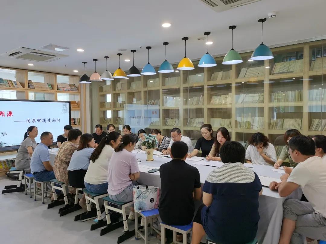 教师如何培养小学生的阅读能力,小学教师靠阅读成功