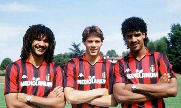 足坛最伟大的9号,足坛历史封神榜范巴斯滕