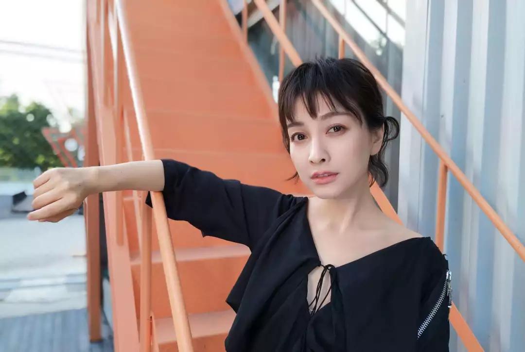 吴昕卖衣服在哪个平台,吴昕二手平台