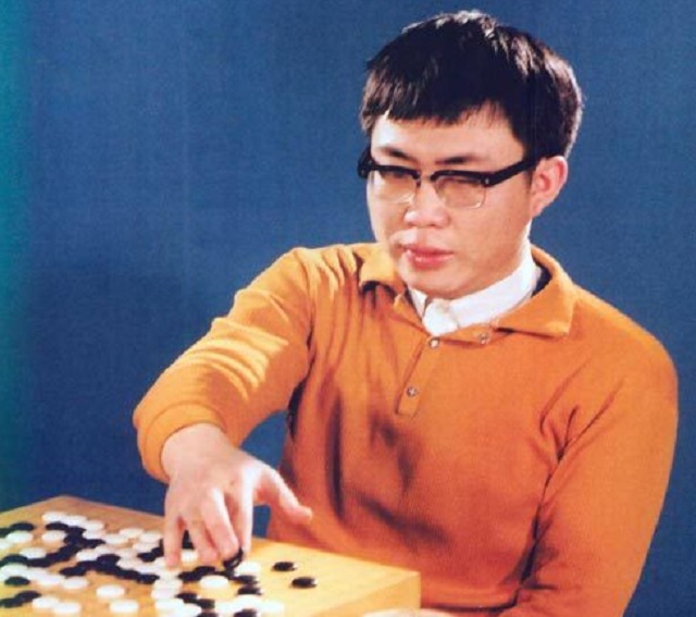 聂卫平喝绝版茅台,聂卫平的孤品茅台世界杯