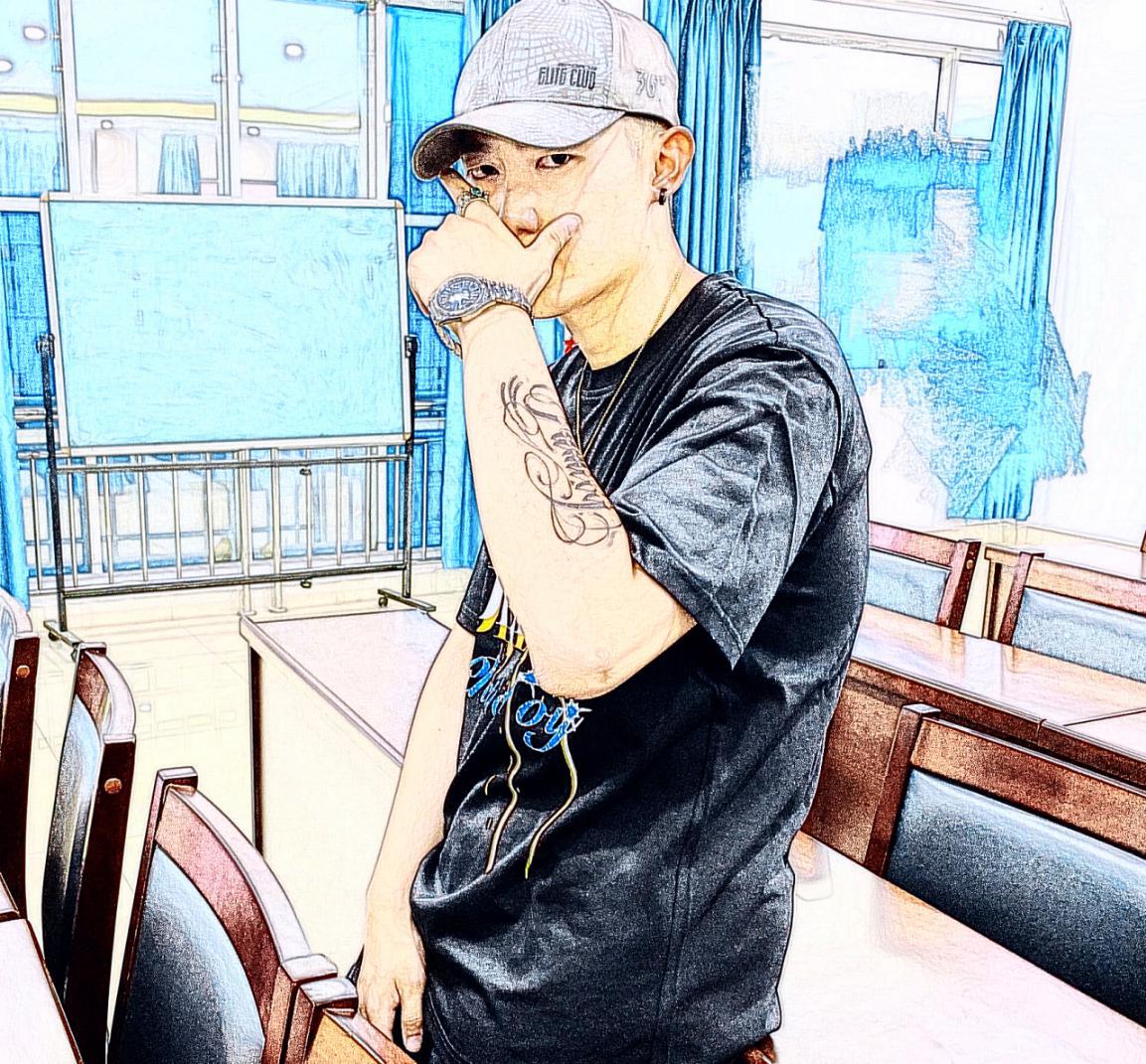 Mikey.Z新单《FakeBro》全碟解锁越努力的人越幸运