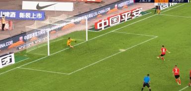 拥有5个顶配外援的“伪强队”,在最后关头靠点球才战胜残队武汉