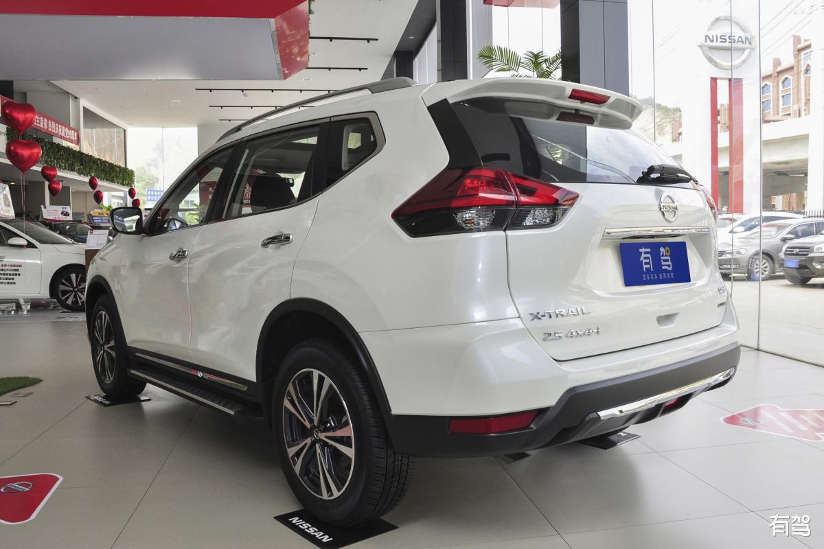 奇骏天窗异响颠簸哒哒响怎么解决,日产奇骏2.0发动机异响是哪里问题