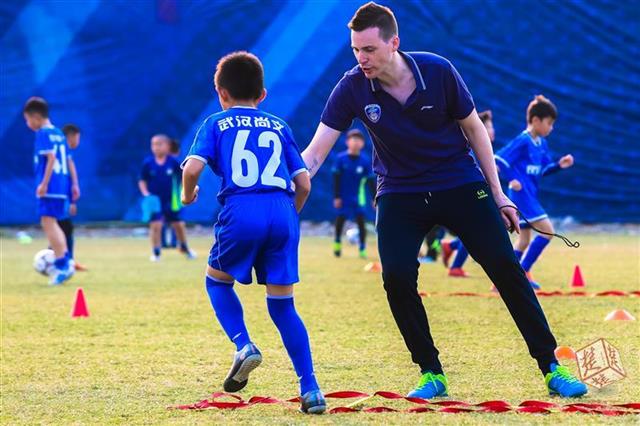 古广明说中国足球应该理性发展,理性评选中国足球历史前10大球星