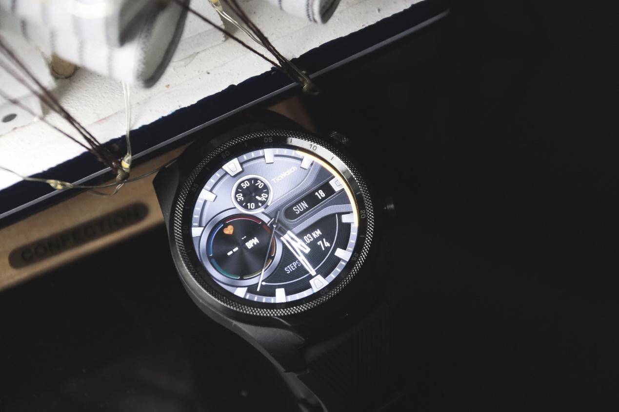 ticwatch蓝牙版手表介绍,ticwatch手表刚拿到怎样使用