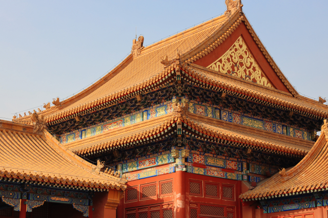 佳能rf70200f2.8和f4哪个好,佳能rf15-35f2.8测评