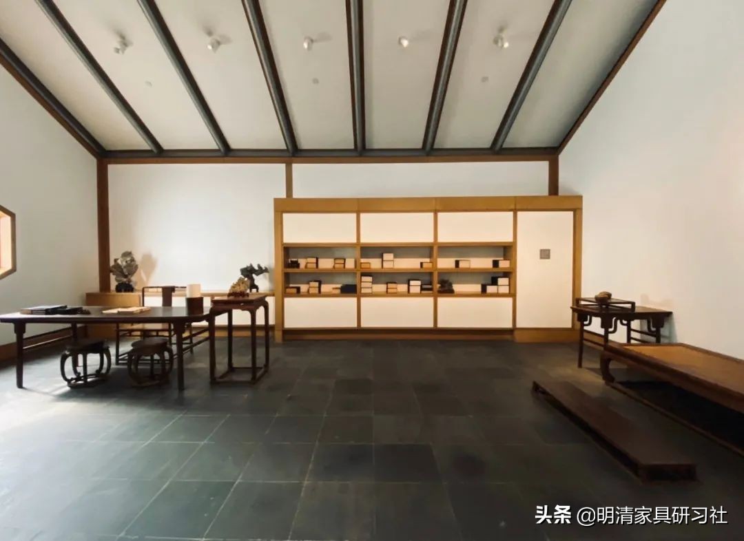 在书房里安安静静的看书,文人在书房做什么