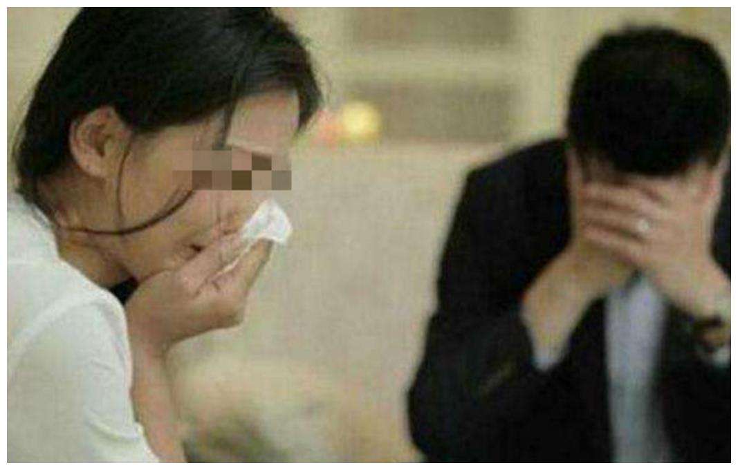 丈夫和他的秘书居然这样做,我只能以牙还牙了