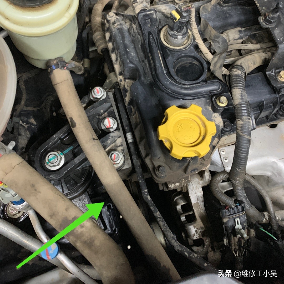 众泰汽车发动机内有刺耳异响,众泰t600打方向叽叽响