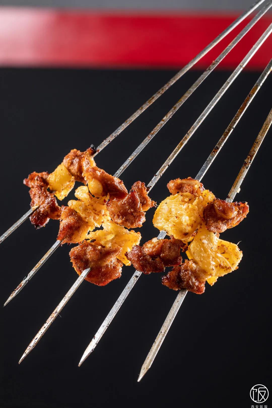 能看到钟楼的美食,看见钟楼的西安美食