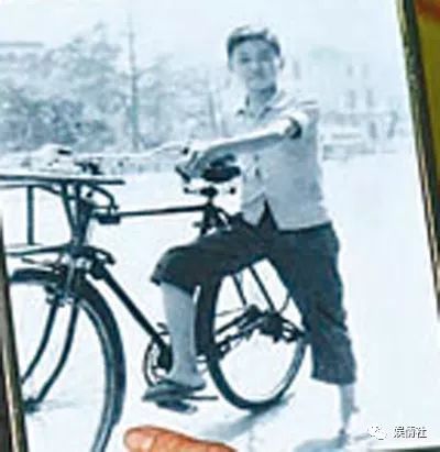 忆香江第一美少年，邵氏唯一“肉弹”男星，把艺术做成终身职业