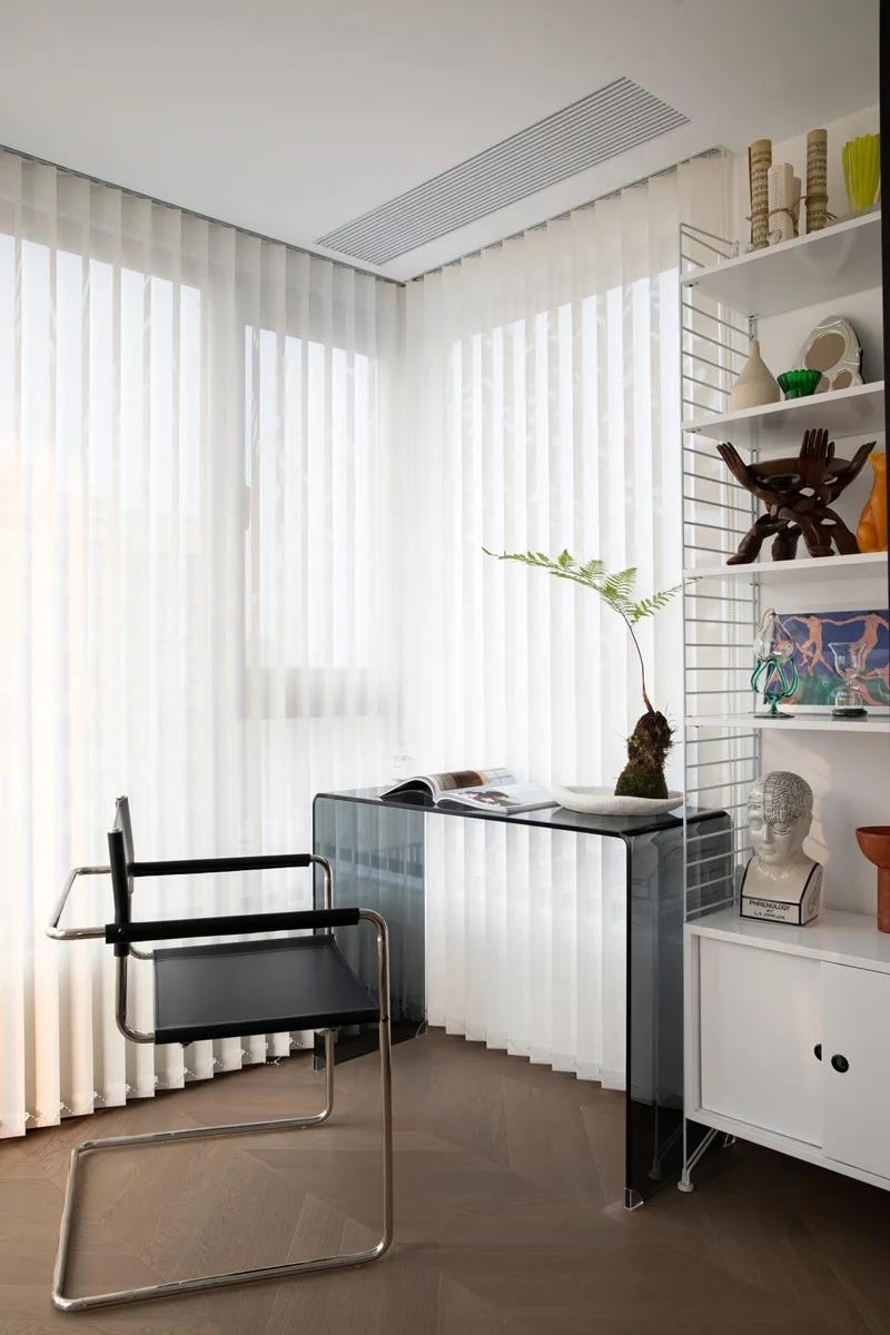 89㎡舒适两居，装修巧用「百叶窗+玻璃砖」，高级又通透