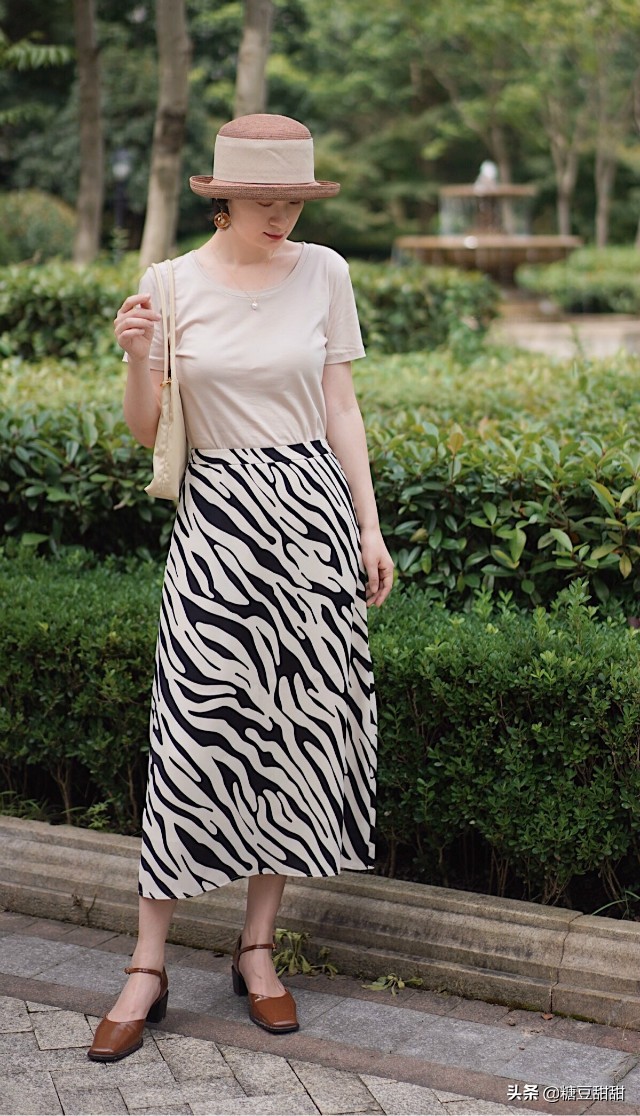 优雅知性轻熟风穿搭20岁170,最新轻熟风穿搭女高级感