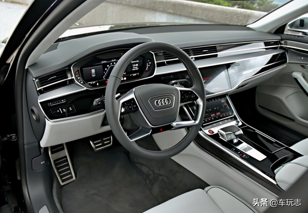 奥迪s82021款60tfsi尊贵版,2022款全新奥迪s83.0t