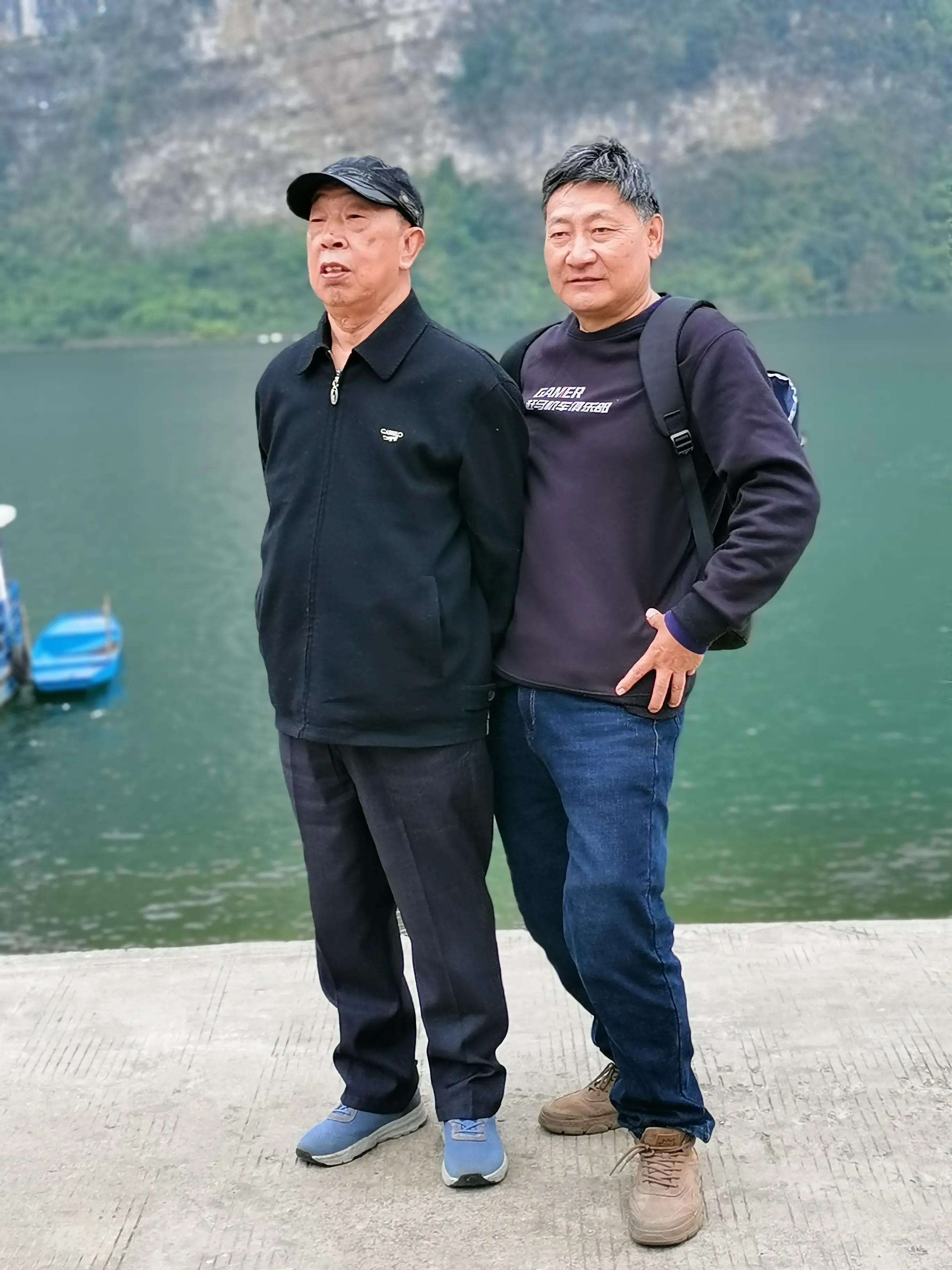 贵州大学1984级管科系同学欢聚毕节录