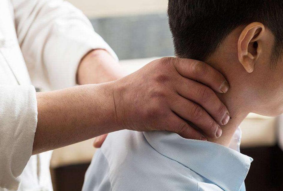 生姜+大葱不出二周，不仅脖子不痛了，颈椎病、肩周炎也拜拜