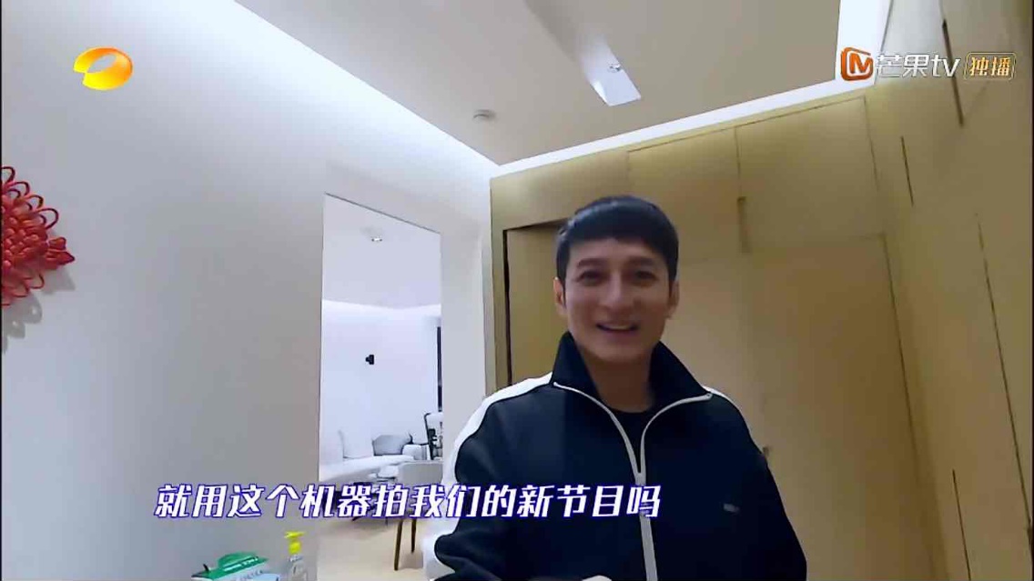 何炅谈李维嘉单身狗,何炅首次公开露面图