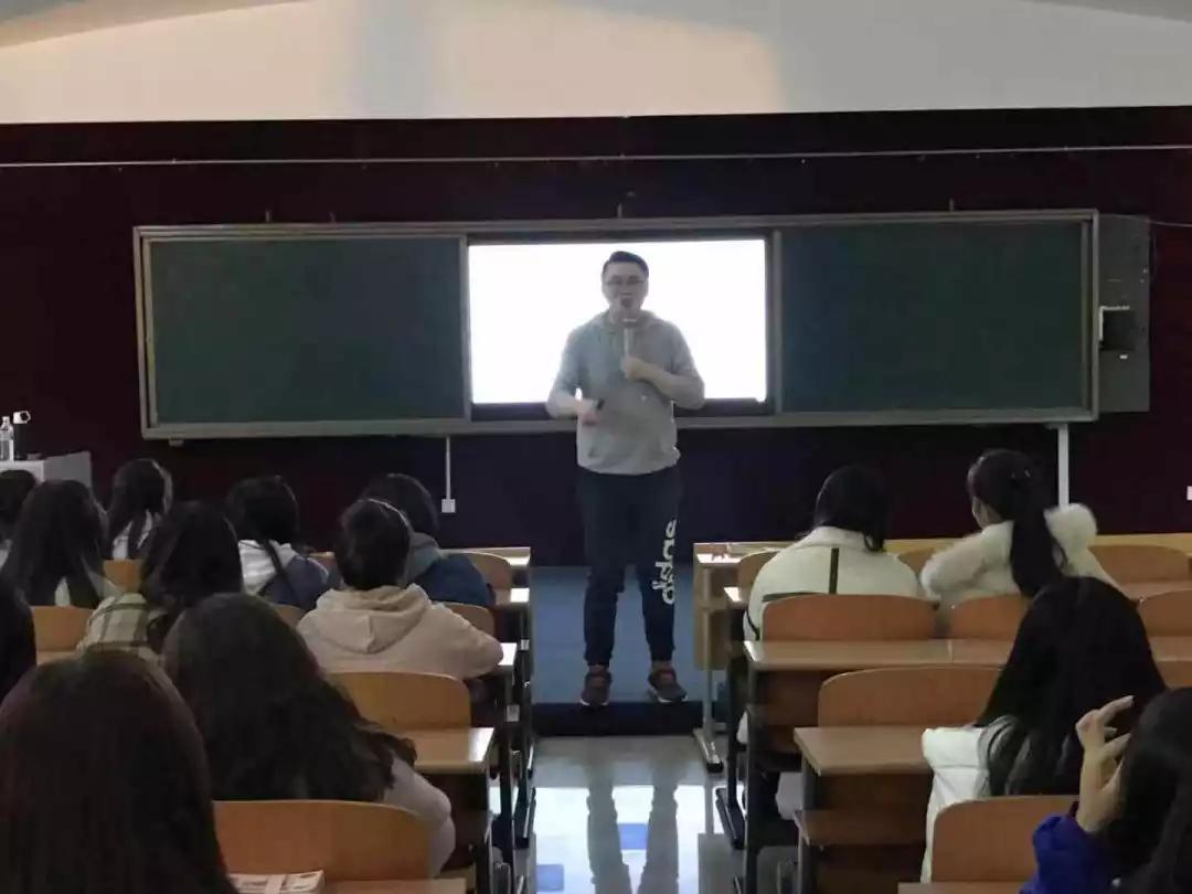 新学期课程延续公告,大学线上选修课去哪儿上