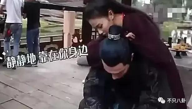 他俩到底分没分？甜蜜恋爱时怎么也没想到现在会撕成这样吧