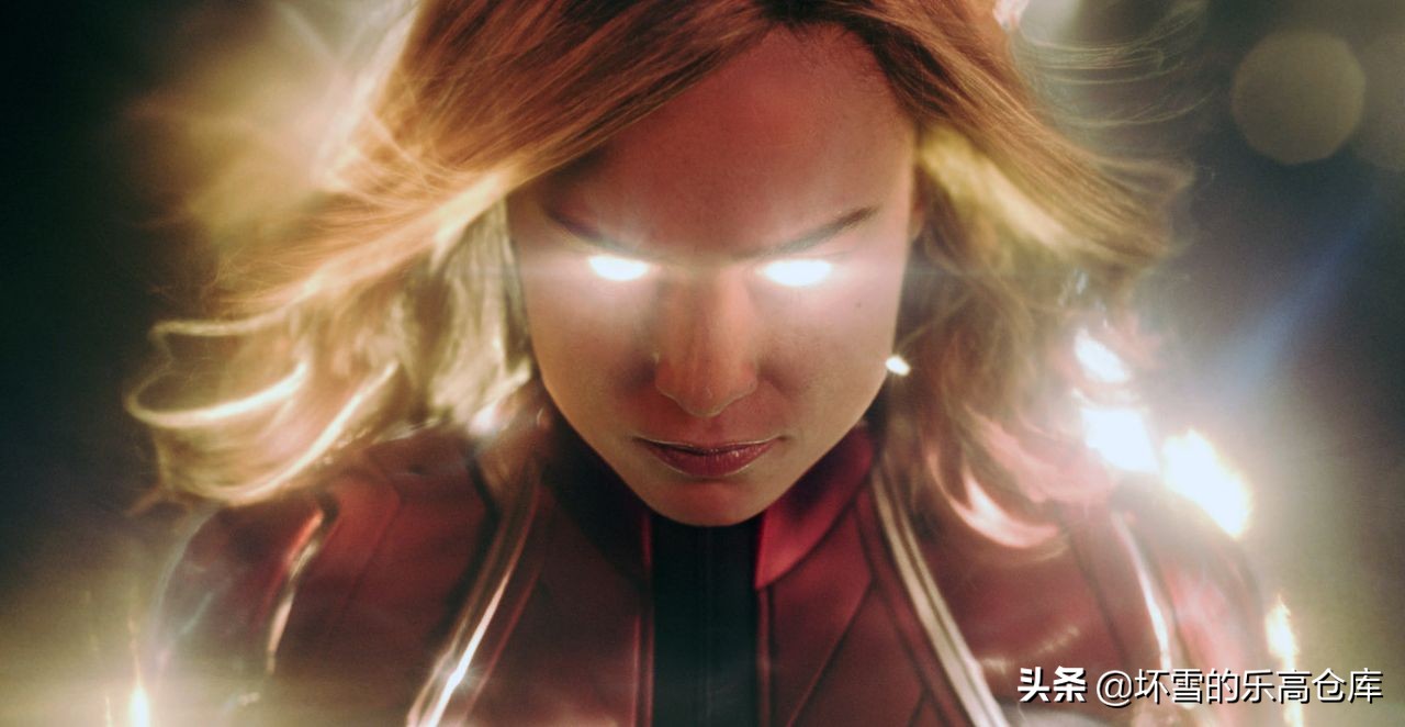 惊奇队长噬元兽,惊奇队长噬元兽吞噬宇宙魔方视频