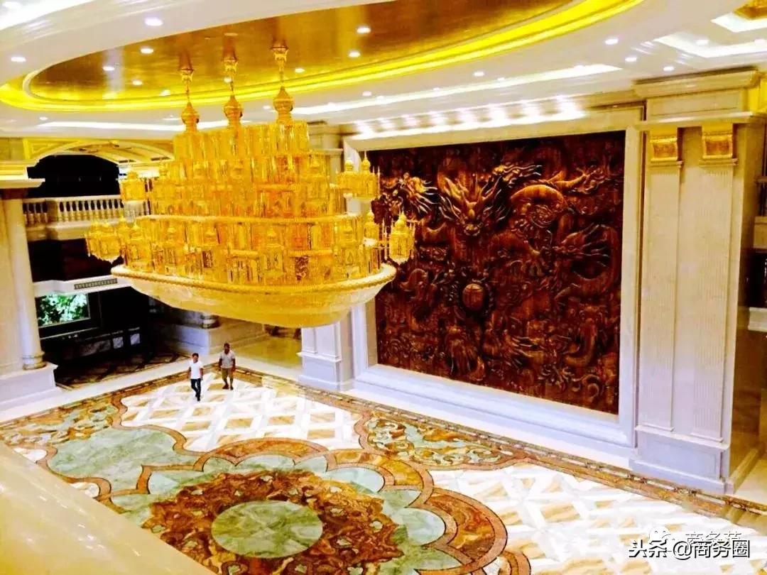 看完权健老总浮夸炫富日常，也是各种“夸大宣传”……