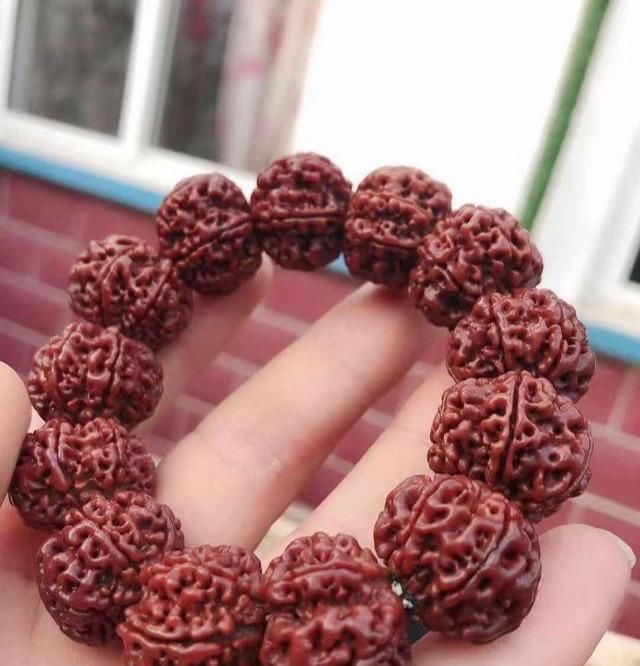 文玩什么饰品好看男生佩戴,适合男士佩戴的文玩有哪些