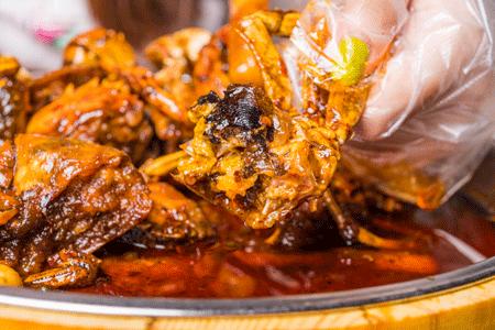 爆排4年の魔都网红大佬,凭①份「冬阴功小龙虾」杀入泰料圈