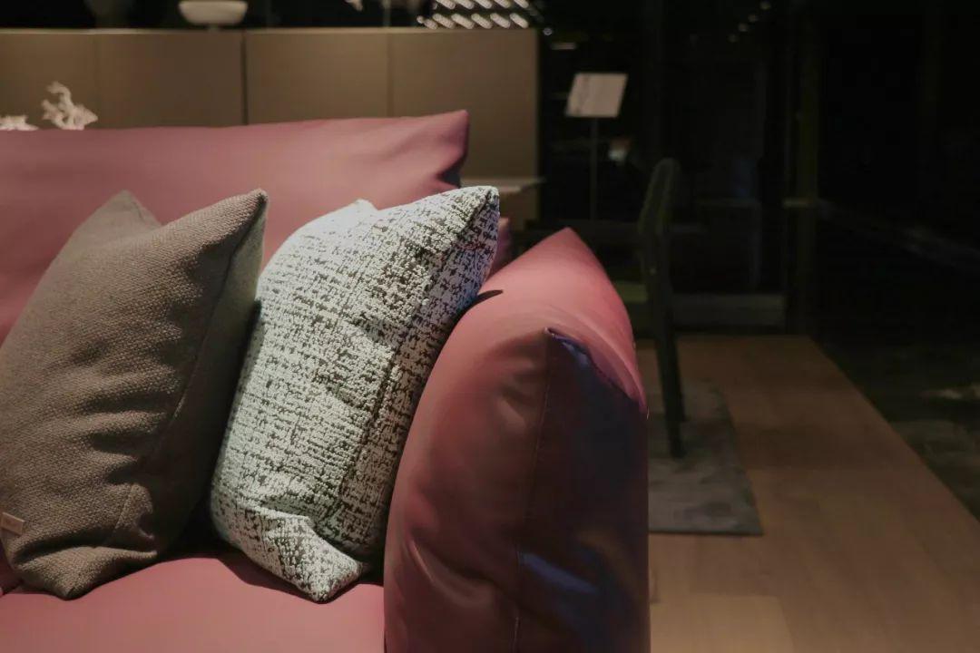 正品斯帝罗兰沙发价格,意迪森和斯帝罗兰的沙发哪家好