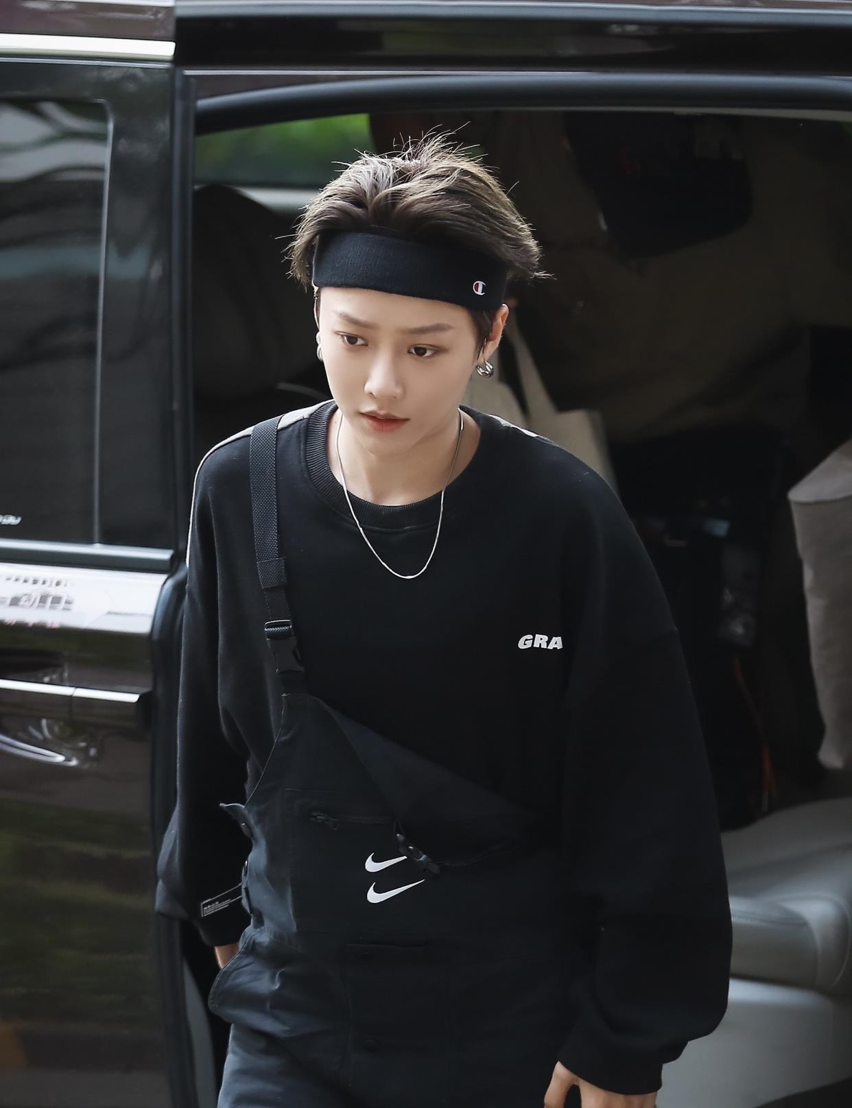 发带带来女神气质,明星戴过的发带