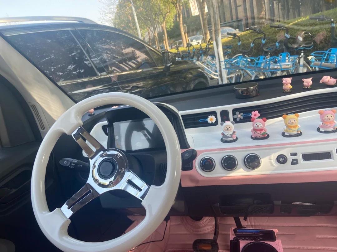 3.88万的宏光miniev为什么要加价,3.88万的宏光miniev几种颜色