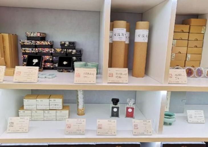 旅游过程中不值得买的纪念品,旅游不值得买的纪念品