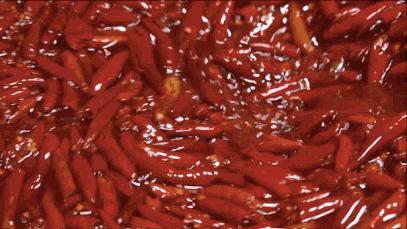 吃辣椒上厕所时屁股辣怎么缓解,切辣椒辣到手怎么办最有效缓解