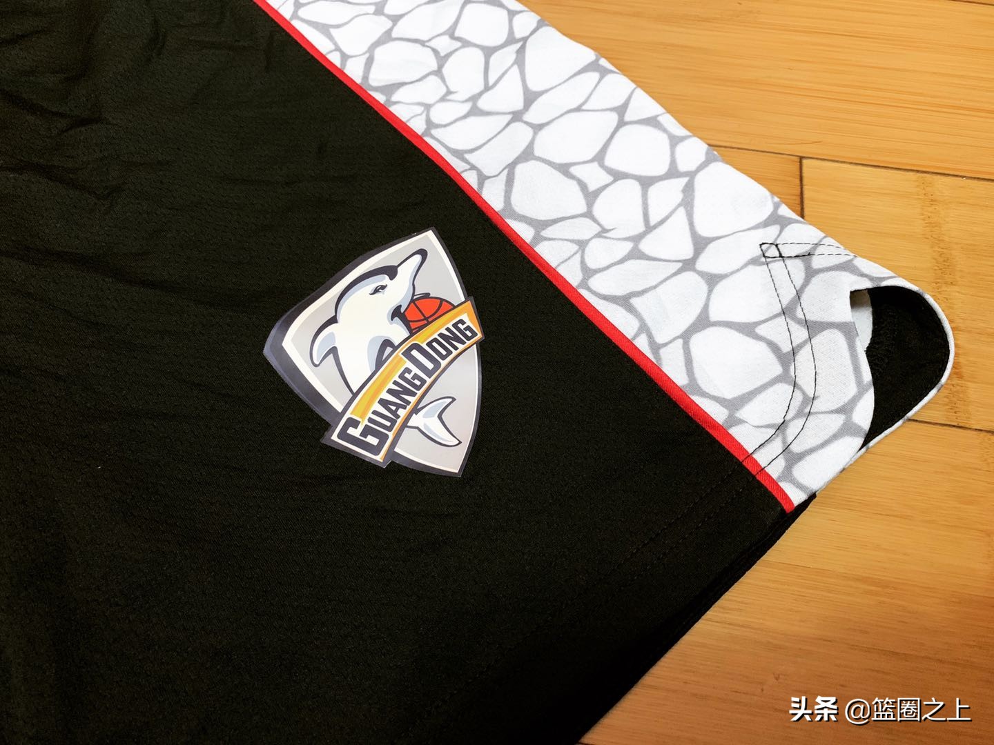 最好看的女篮球衣,最新女篮球衣设计