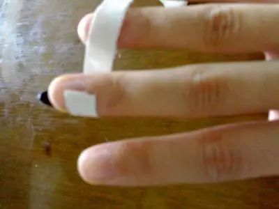 再继续这样弹琴,你的手就要“烂了”