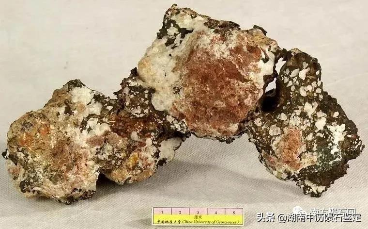 月球陨石与地球矿石的区别,月球陨石和矿石有什么区别