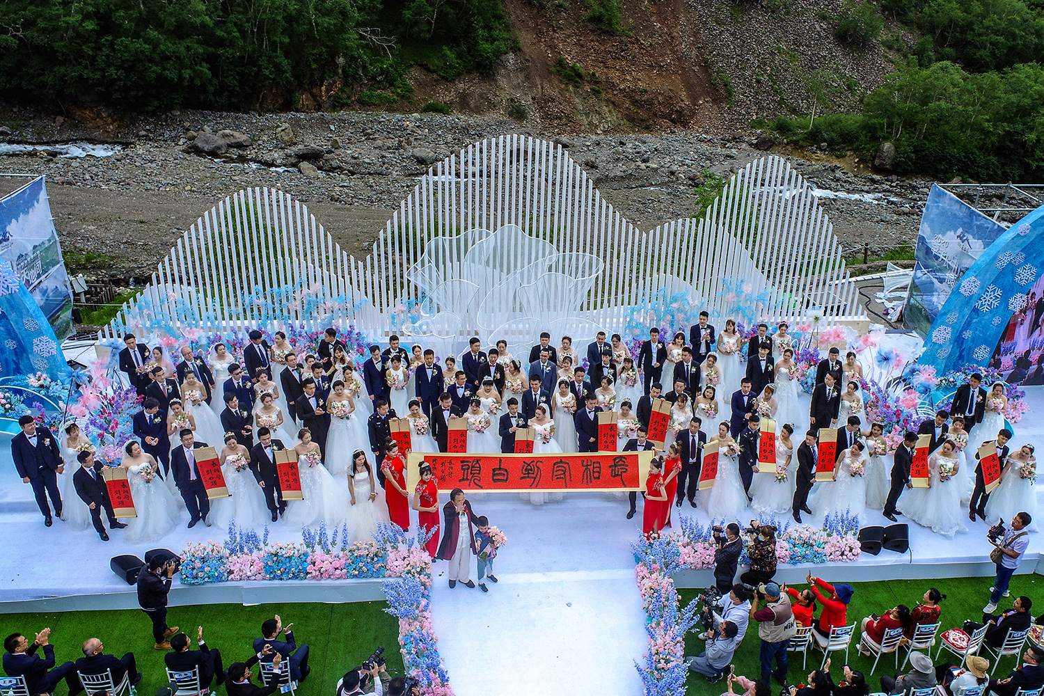 航拍长白山天池视频,长白山天池航拍全景视频