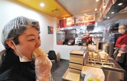 95后小伙创业开早餐店,深圳开早餐店一年利润