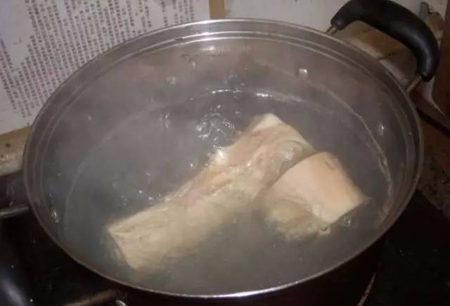 吃剩的骨头别再扔了,吃剩的牛骨头怎么办