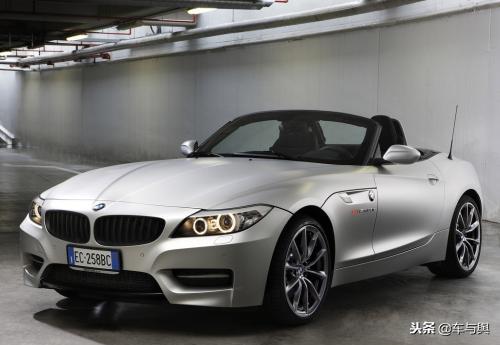 奥迪tt软顶敞篷跑车视频,2019奥迪tt敞篷版跑车太好看了吧