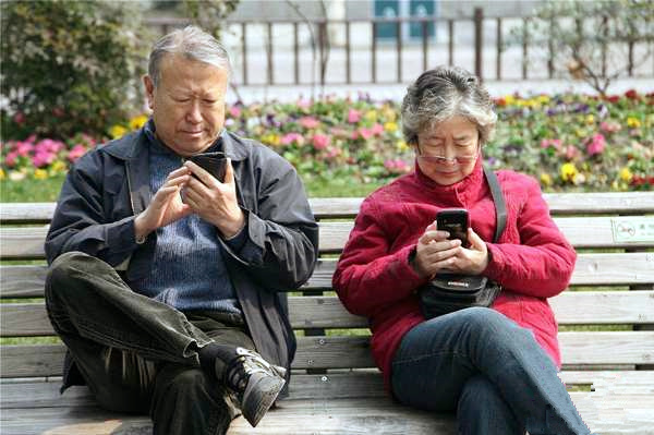 眼部去皱纹最好的方法简单,去眼部皱纹最好的天然方法