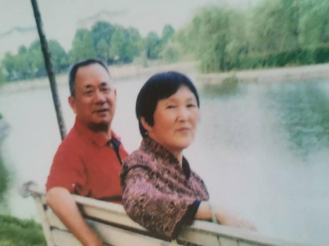 三尺讲台，万丈豪情——记监利名师刘奇平