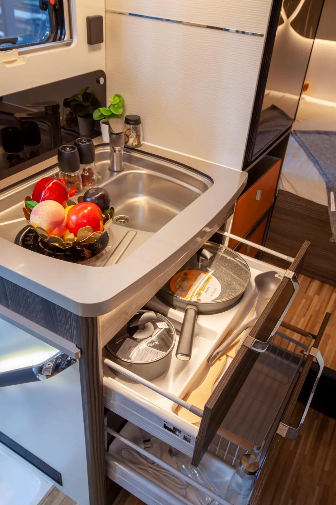 最新款小额头t型房车30万元,12款兼具颜值与性价比的房车