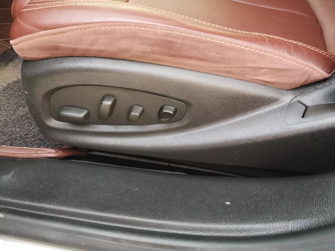 十八万买一个2.0t的别克君越真香,18款2.0t别克君越二手值得买吗