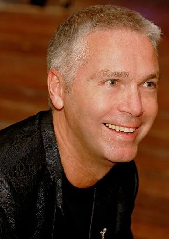 bikkembergs鍝佺墝鏈嶈,姣斿埄鏃跺搧鐗宐ikkembergs