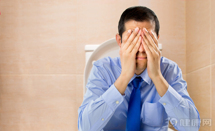 长期大便带血，到底是什么问题？3类疾病，暗示你很久了