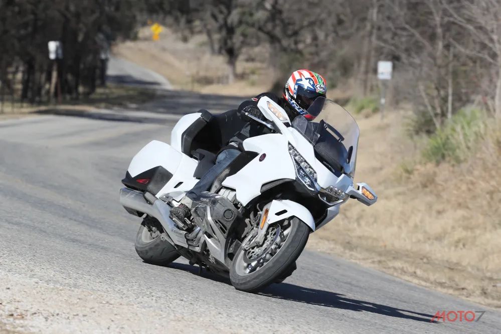 悬吊单杠的好处和坏处,悬吊功效与作用