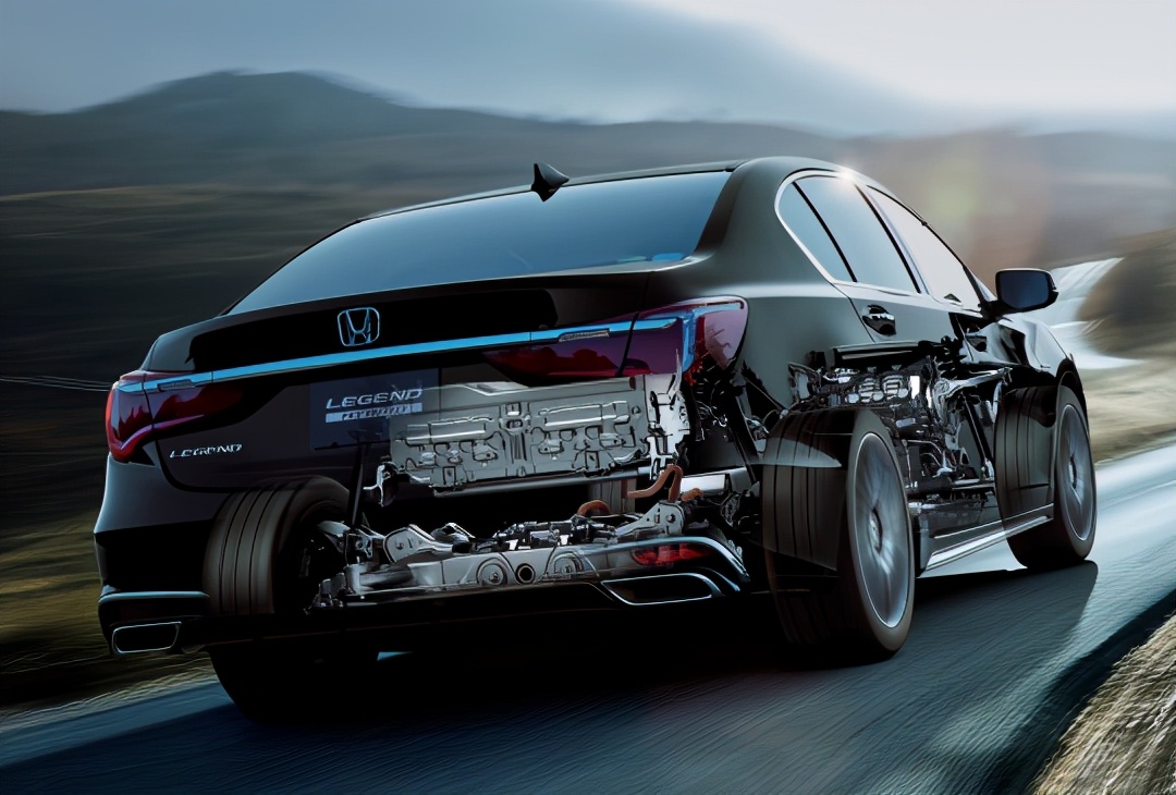 没落的日系三大旗舰车，本田里程、丰田皇冠、日产风雅你都认识吗