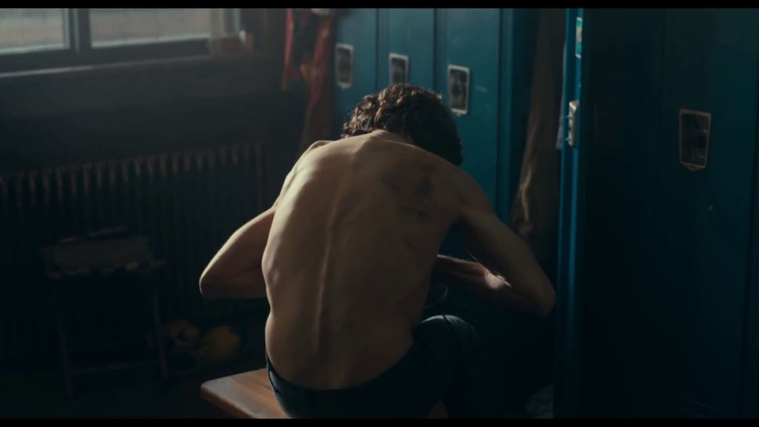 小丑口碑大爆豆瓣评分9,dc新片小丑首曝预告风格黑暗