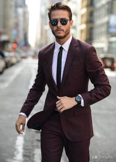 西装是每个男人的必备战袍,西装怎么穿才日常男装