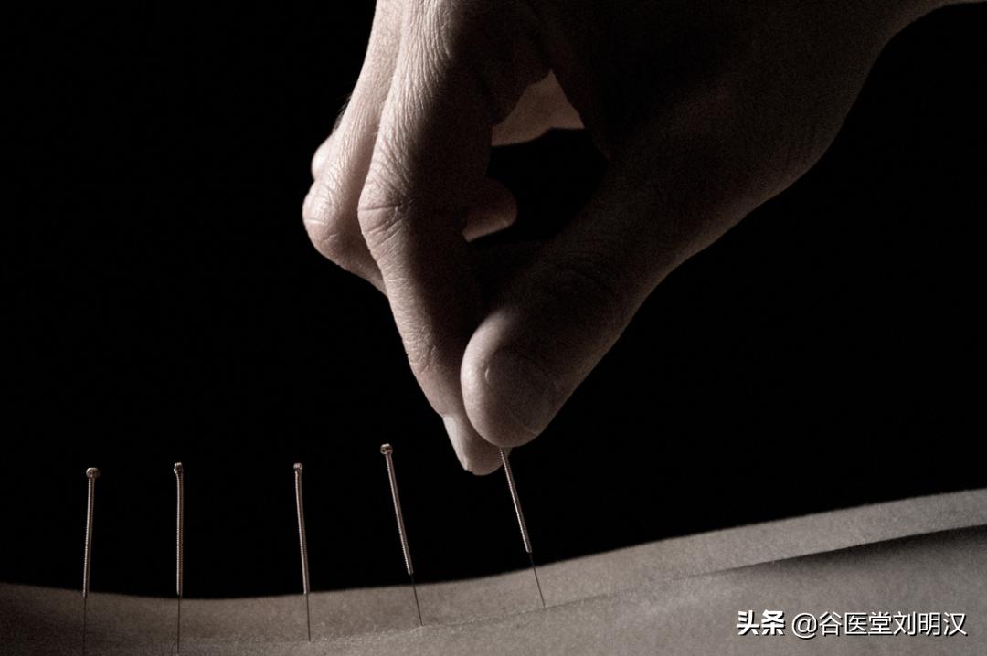 64岁电焊工吹空调致腰间盘突出走不了路，经谷医堂中医理疗康复